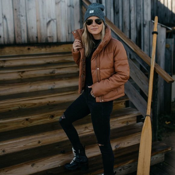 Abercrombie & Fitch Jackets & Blazers - NWOT Abercrombie Vegan Leather Mini Puffer Jacket